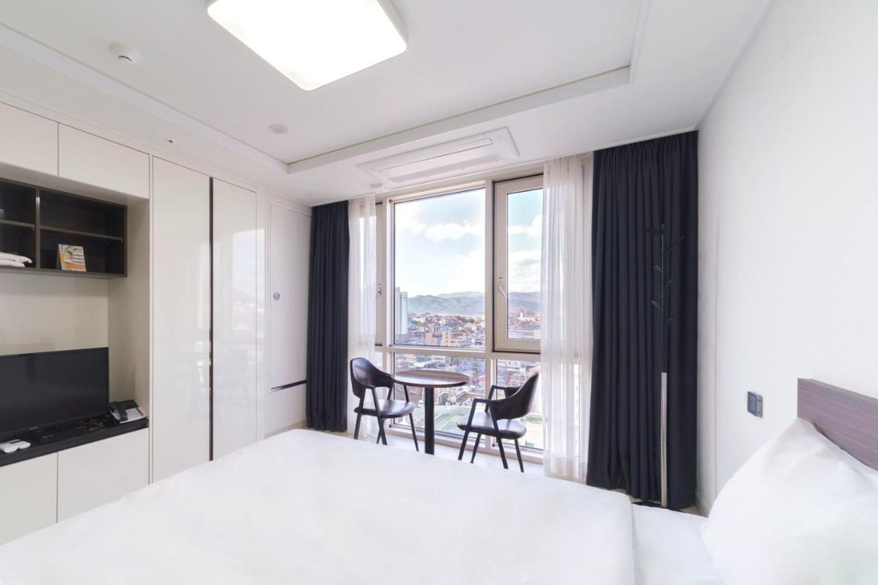 The Venezia Suite Hotel チュンチョン エクステリア 写真